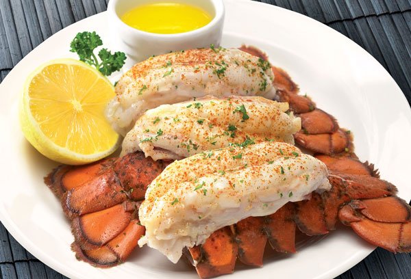 Valley View Casino Blue Card members can enjoy our Award-Winning Maine Lobster Buffet.