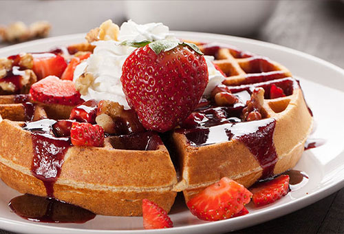 The Cafe features classic steak and eggs, delicious salads and sandwiches at Valley View Casino.